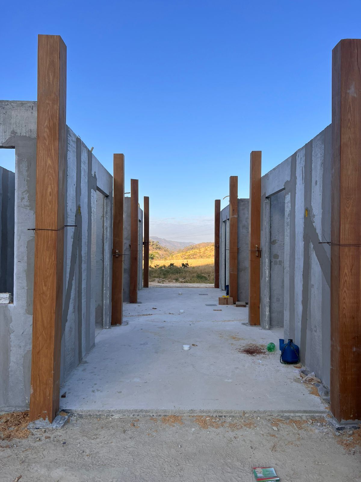 Obra de bioconstrução em fazenda em Goiás